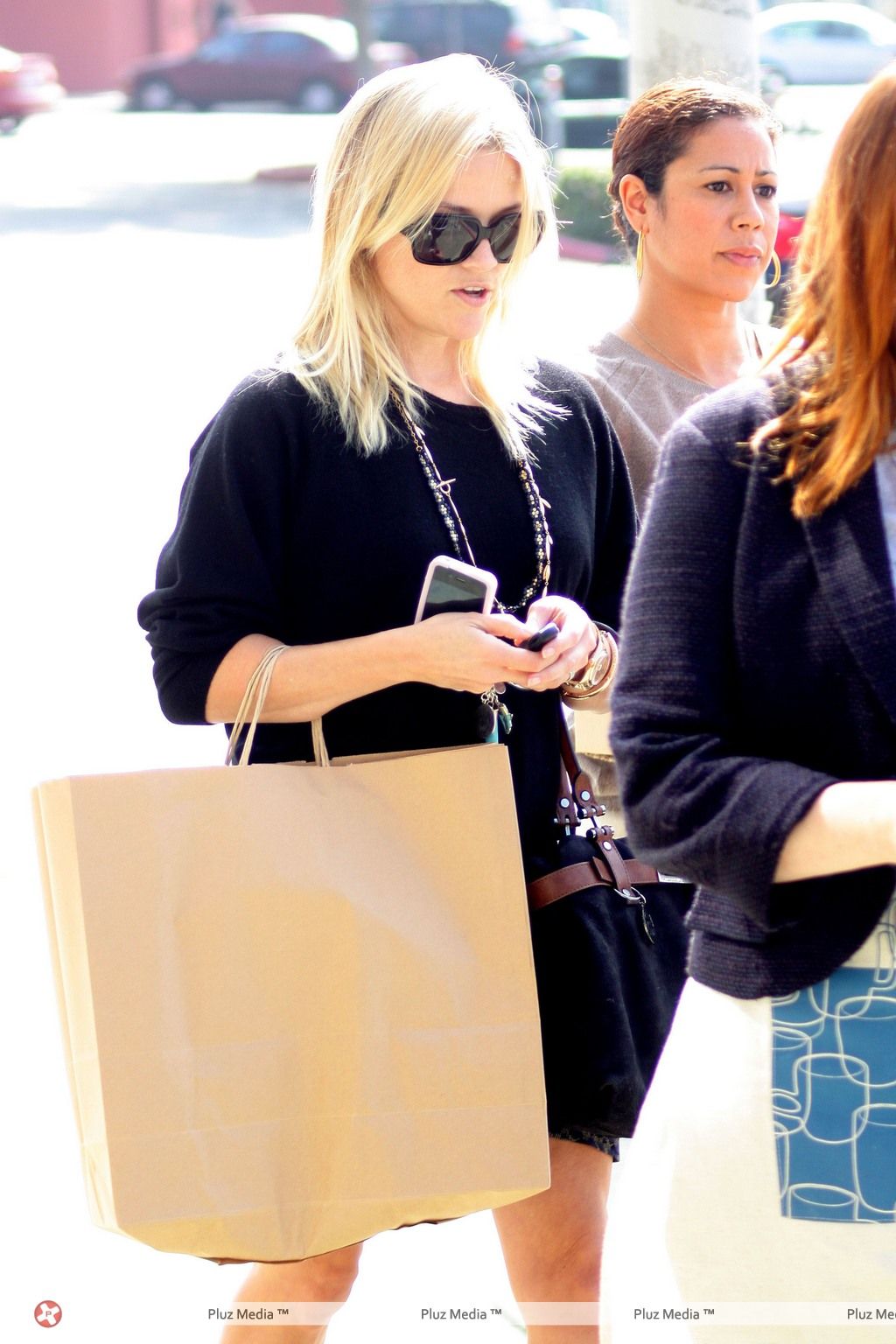 Reese Witherspoon out shopping in West Hollywood | Picture 107090